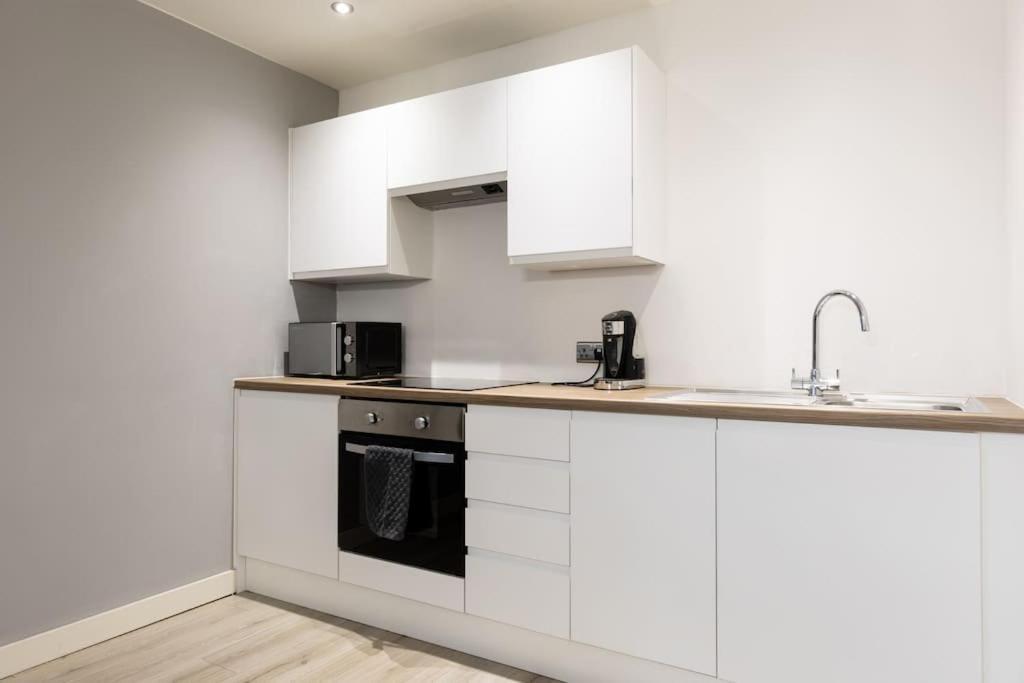 2 Bed With Pool Table Bradford (West Yorkshire)