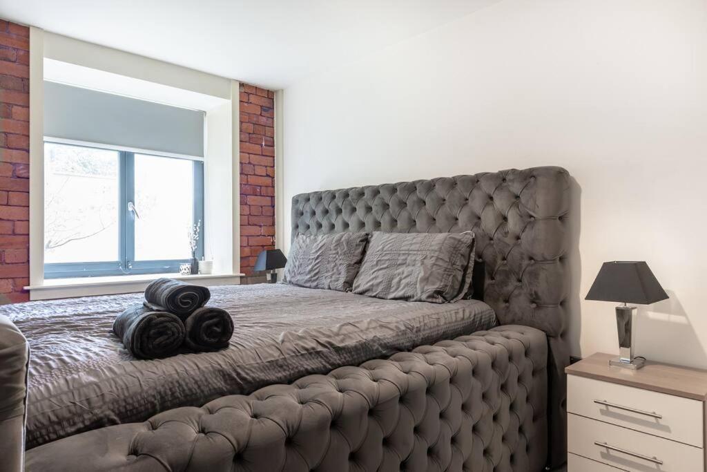 2 Bed With Pool Table Bradford (West Yorkshire)